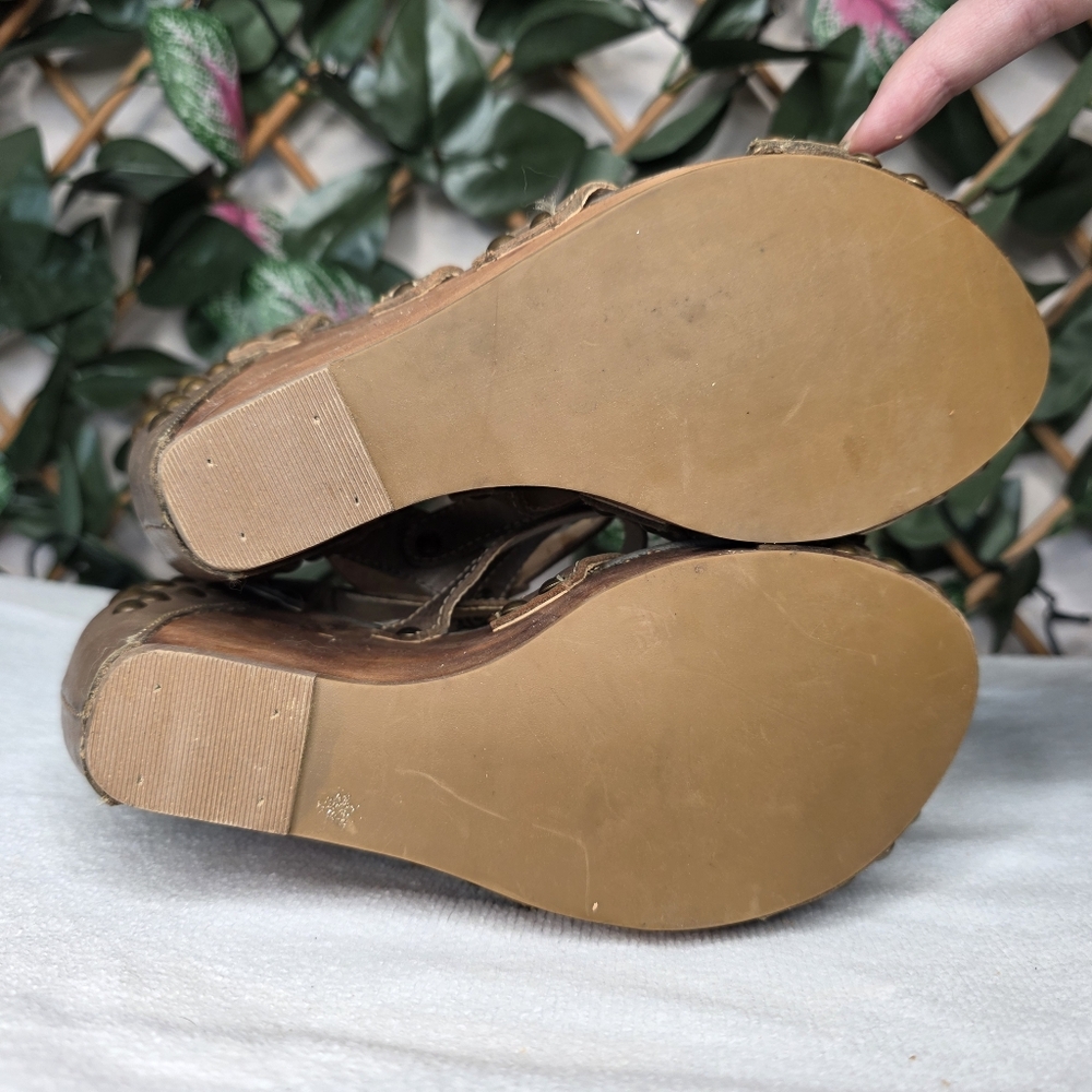 50) BED STU Studded Dark Taupe Leather Wooden Wedge Sandal Sz. 8 (Never Worn) - Picture 10 of 10